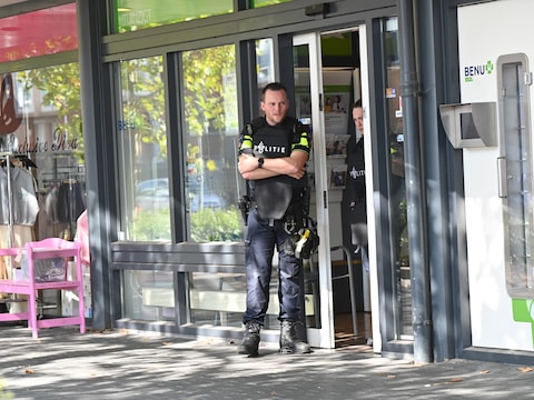 Apotheekmedewerkster bedreigd in Breda, politie valt woning man binnen