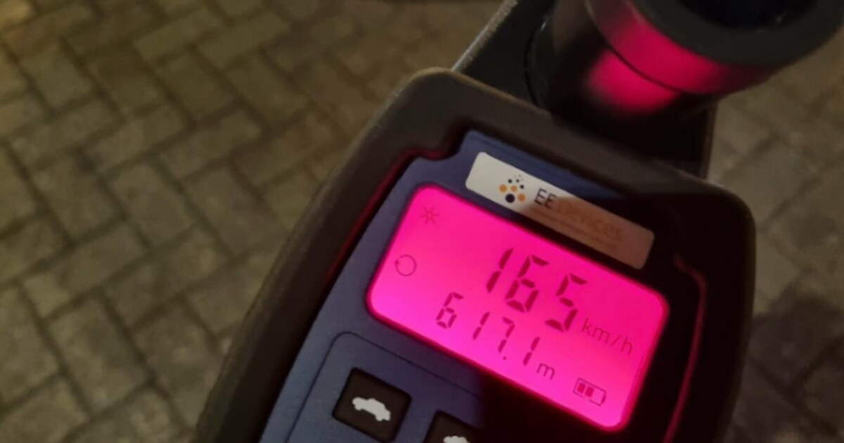 Politie in Charlois ziet bestuurder met 185 kilometer per uur over de weg scheuren