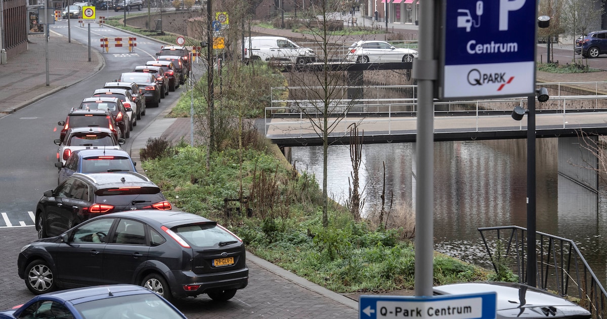 Ellenlange files voor parkeergarages in Breda: ‘We kunnen niet eens van huis weg’