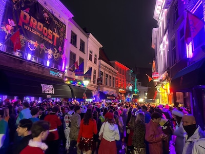 Zo verliep de vrijdagavond in ’t Kielegat: delen Bredase binnenstad afgesloten, maar ‘het was gezell