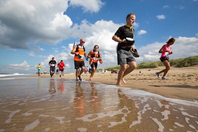De Hoekse Vuurtorenloop gaat definitief door, maar in aangepaste vorm: geen 21 maar 10 km