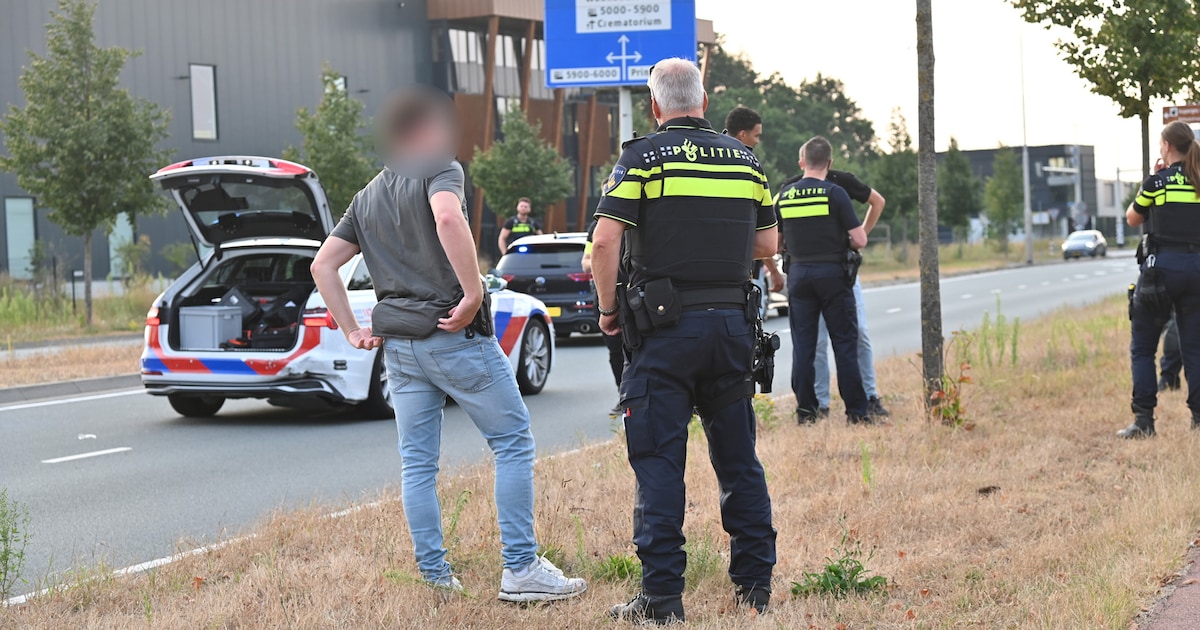 27-jarige man uit Lelystad opgepakt na wilde politieachtervolging in Breda: gestolen auto meegenomen