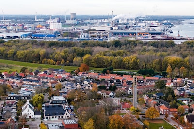 Gemeenteraad stemt met pijn in het hart voor opheffen dorp Moerdijk: ‘Het is triest maar onafwendbaar’