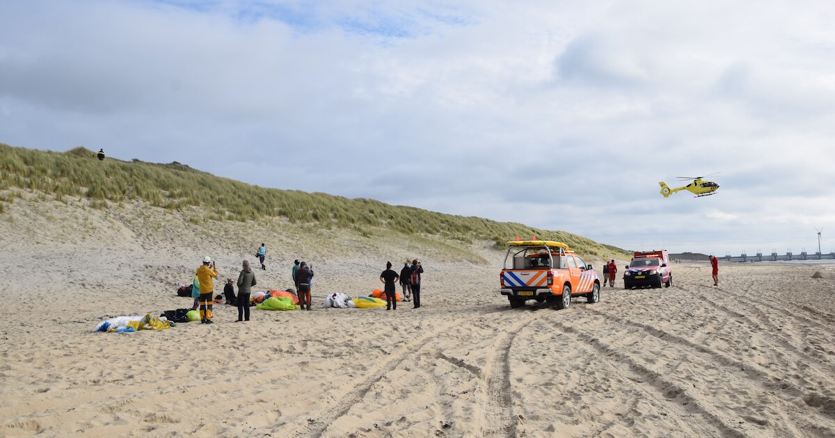 Paraglider zwaargewond bij ongeval in duinen bij Burgh-Haamstede | Zeeland