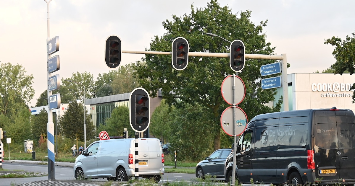 Verkeerslichten op kruising in Breda vielen uit door stroomstoring