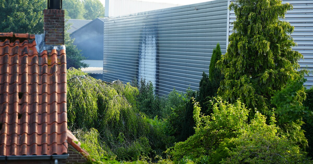 Brandweer voorkomt dat brand overslaat naar Hak fabriek in Giessen | Altena