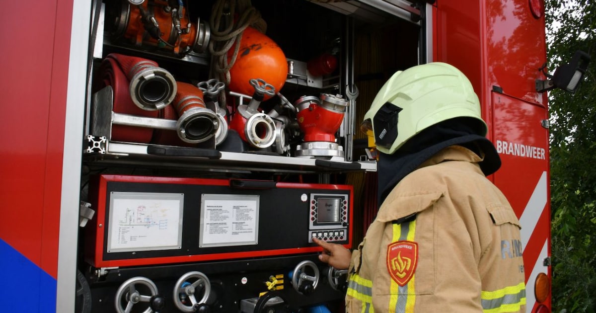 Brand op Noordzeedijk in Dinteloord