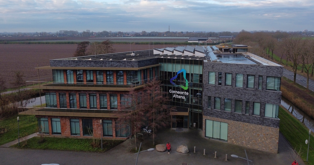 Gemeentehuis en milieustations Altena sluiten eerder