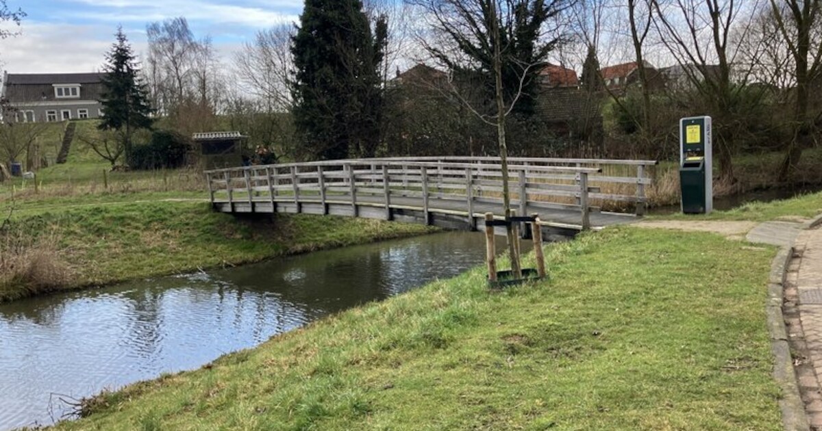 Voetgangersbrug in Sleeuwijk tijdelijk dicht voor onderhoud | Altena