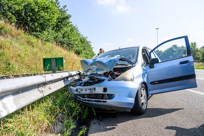 Gewonde door botsing tussen twee auto’s op A58 bij Ulvenhout