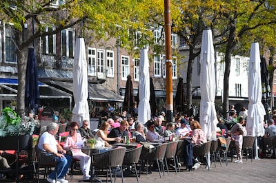 In Vrouwenpolder kun je nog anoniem zonnebaden op strand