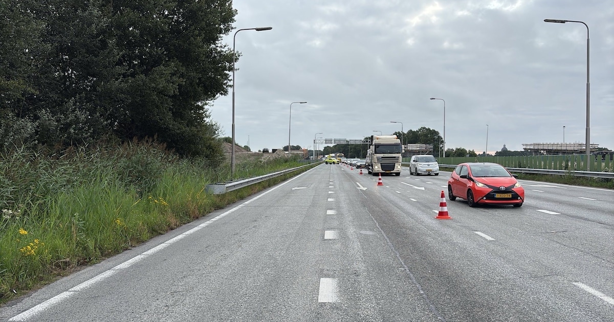 Rijstroken van A59 dicht tussen Waspik en knooppunt Hooipolder door kapotte vrachtwagen