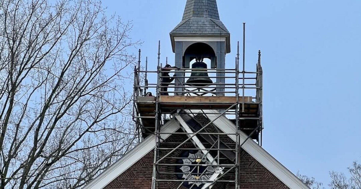 Kerkklok in Giessen laat weer van zich horen: onderhoudsbeurt flinke klus gebleken