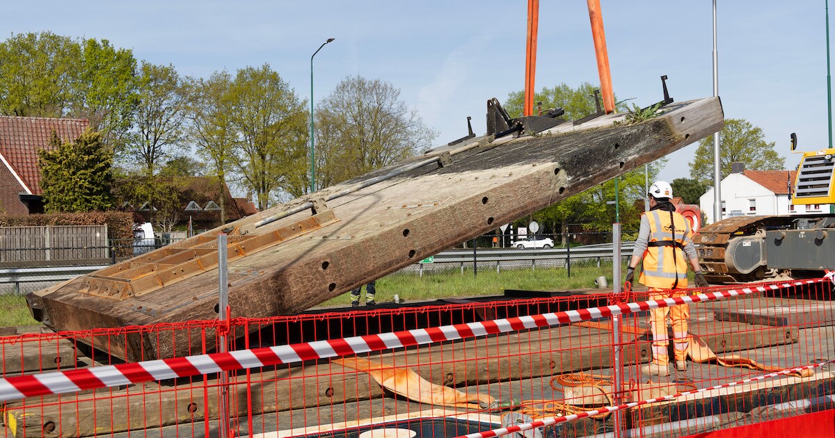 Sluis 11 bij Someren ruim veertien weken gestremd voor scheepvaart vanwege werkzaamheden | Foto