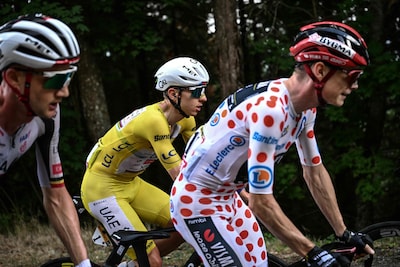 Tour de France etappe 15 | Aankomst bergop in de Jura: zo laat is de start en de verwachte finish op pittige slotklim