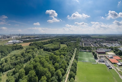 Groenstrook Klundert aantrekkelijker maken met ommetjes en picknickbanken