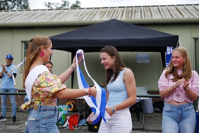 Eerst zelf renner, nu miss: Anna-Lena (15) wint spannende ve