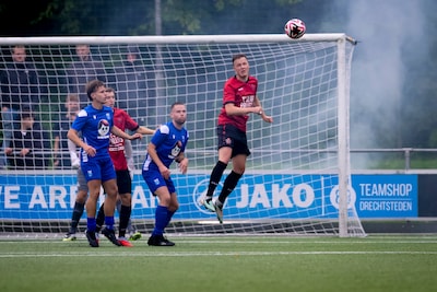 Pas na rust vuurwerk op het veld in Dordtse derby, EBOH de gelukkige winnaar