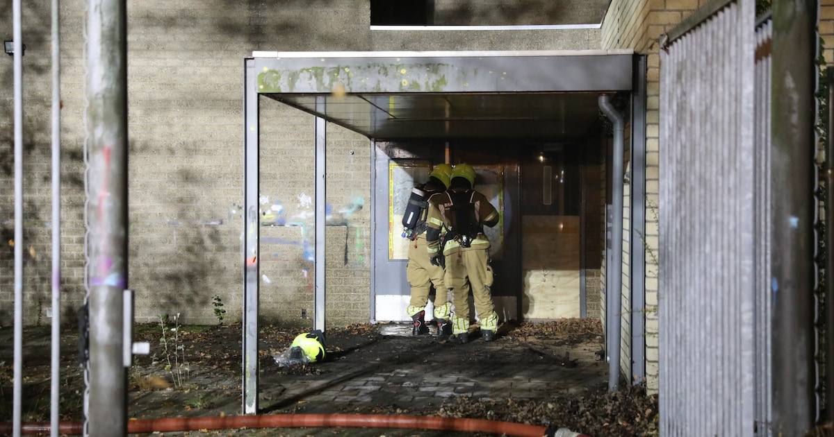Brand in leegstaand schoolgebouw in Roosendaal, vuur in oude gymzaal geblust