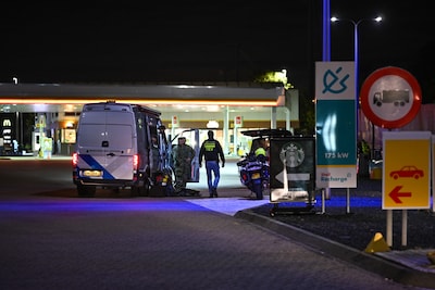 Mogelijk explosief in auto bij tankstation, verdachte aangehouden bij Hazeldonk