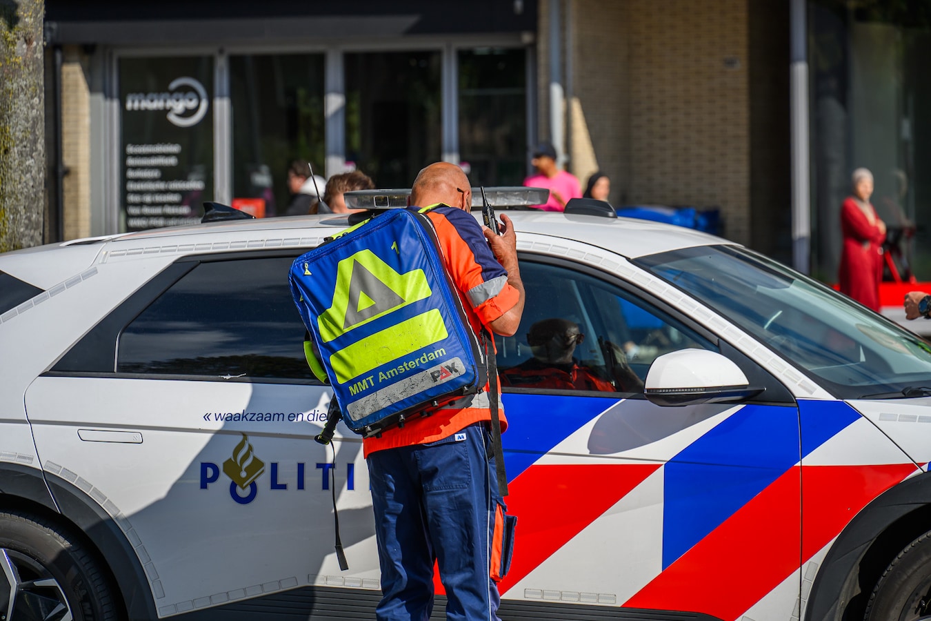 Een trauma-arts kwam met de helikopter vanuit Amsterdam naar de Doornboslaan in Breda.