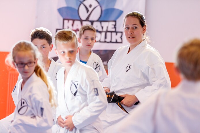 Door permanente verhuur aan Karate Moerdijk is de grote zaal van De Kristal niet meer beschikbaar voor bijeenkomsten van 'algemeen belang'.