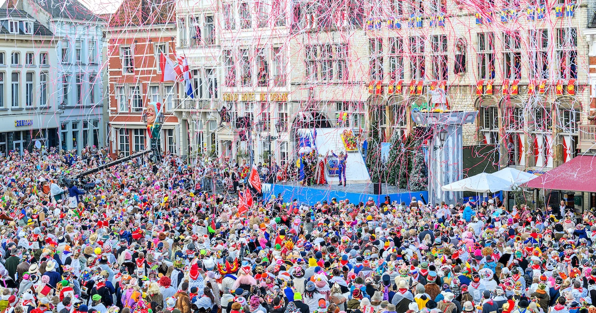 De Peperbus als weerman bij Kindervastenavend: ‘Confettistorm op komst’