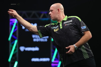 LIVE Grand Slam of Darts | IJzersterke Michael van Gerwen trakteert Gary Anderson op historische nederlaag