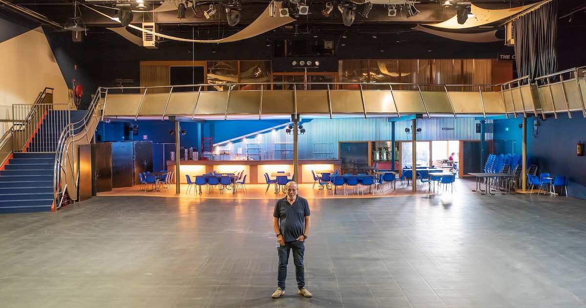 feestzaal-wordt-omgebouwd-tot-crisisnoodopvang-fijn-dat-bergen-op
