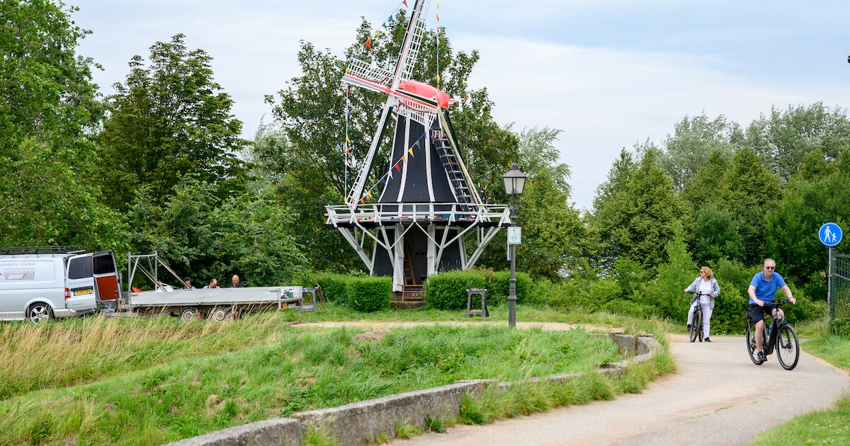 Molen Windlust in Brouwershaven heeft zijn kap terug