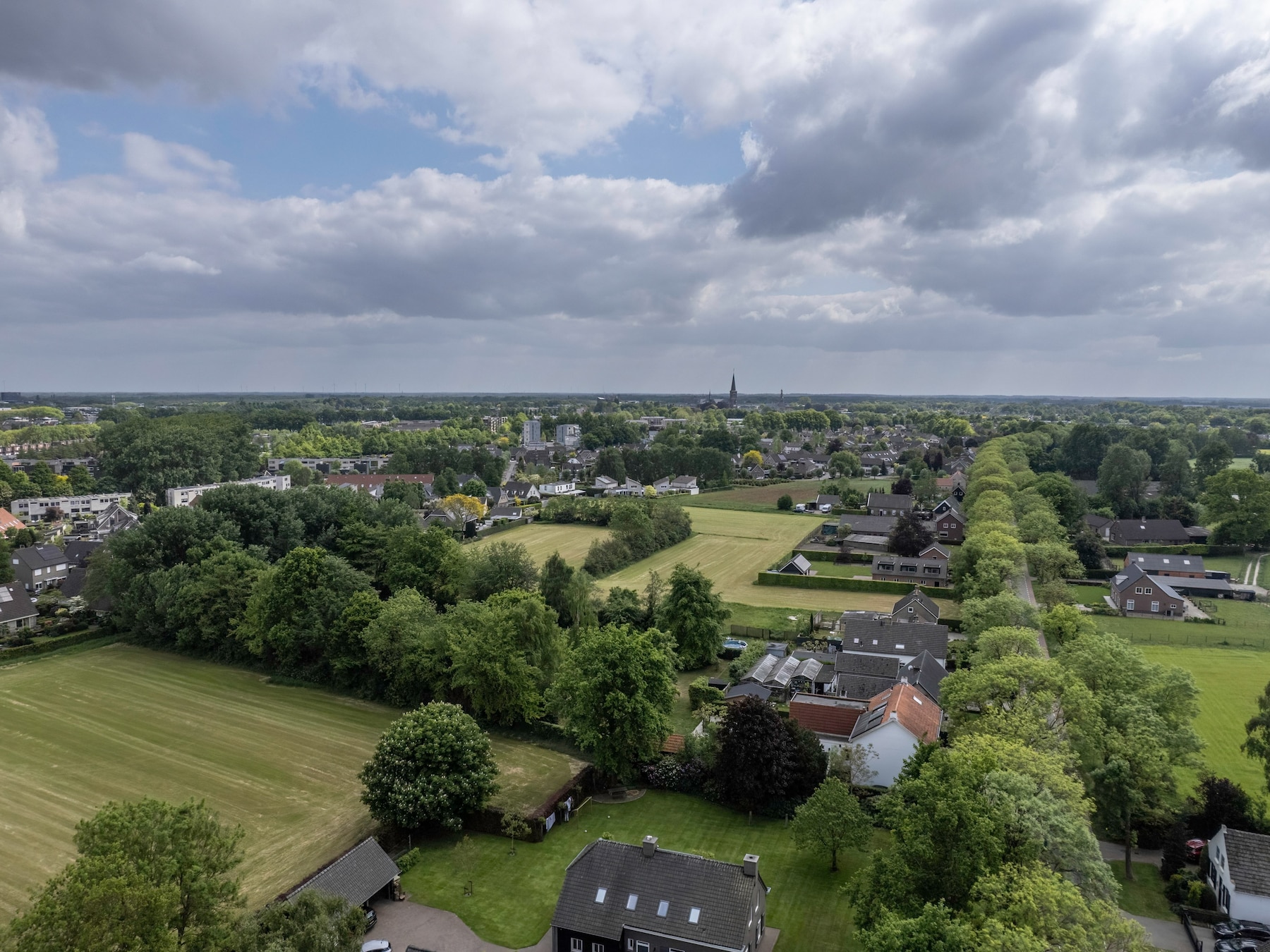 Journaal-presentatrice lijkt app aan te prijzen: beelden van Omroep Brabant  en NOS gemanipuleerd | Brabant | BN DeStem.nl