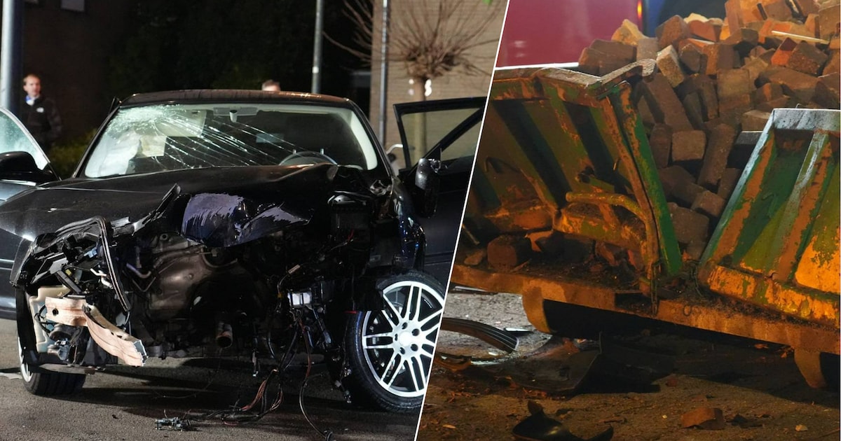 Auto botst frontaal op container met puin in Teteringen, twee inzittenden (22 en 24) raken gewond