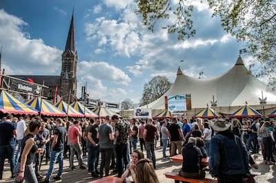 Jubileumeditie Paaspop Den Hout moet ‘een groot feest’ worden: ‘En met deze line-up moet dat zeker lukken’