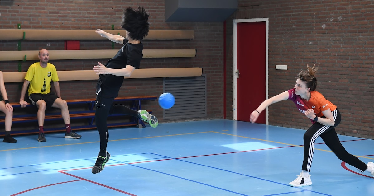 Razendsnel wenden, draaien en keren bij trefbal voor volwassenen in Breda: ‘Gooien doe ik nog steeds