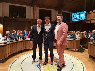 Paul Depla mag nóg eens zes jaar burgemeester blijven: ‘Bedankt dat we jou nog een tijdje mogen lene