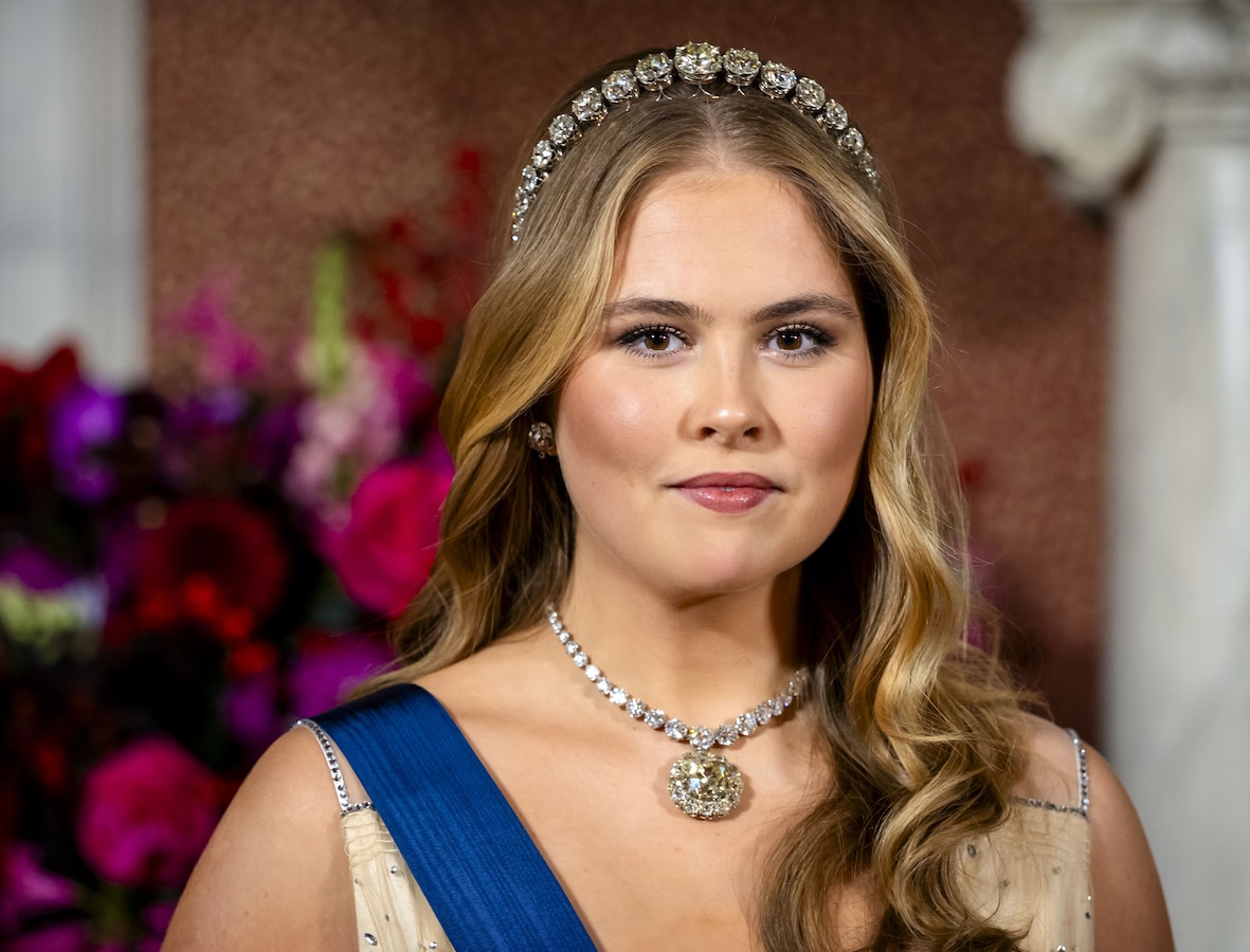 prinses-amalia-bij-het-staatsbanket-in-het-koninklijk-paleis-amsterdam