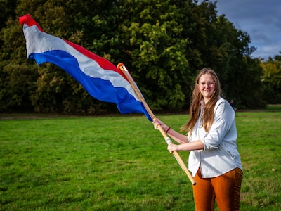 Renske (27) wil op verkiezingsdag de vlag uithangen: er is iets te vieren!