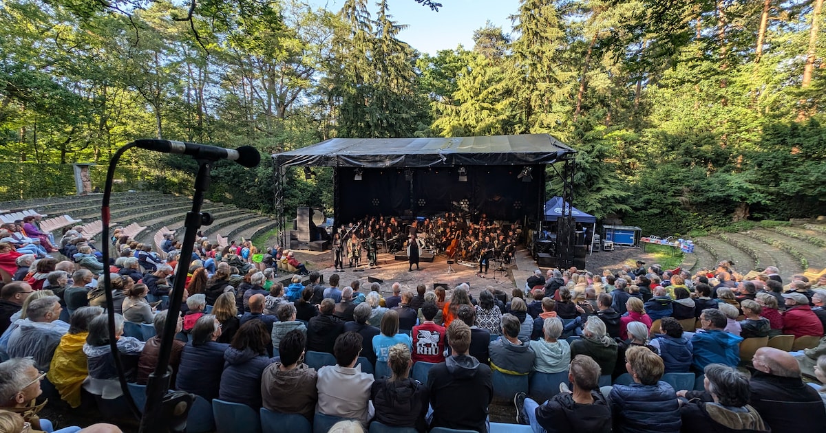Natuurtheater Oisterwijk gebouwd door mensen zonder werk, nu viert het groots feest
