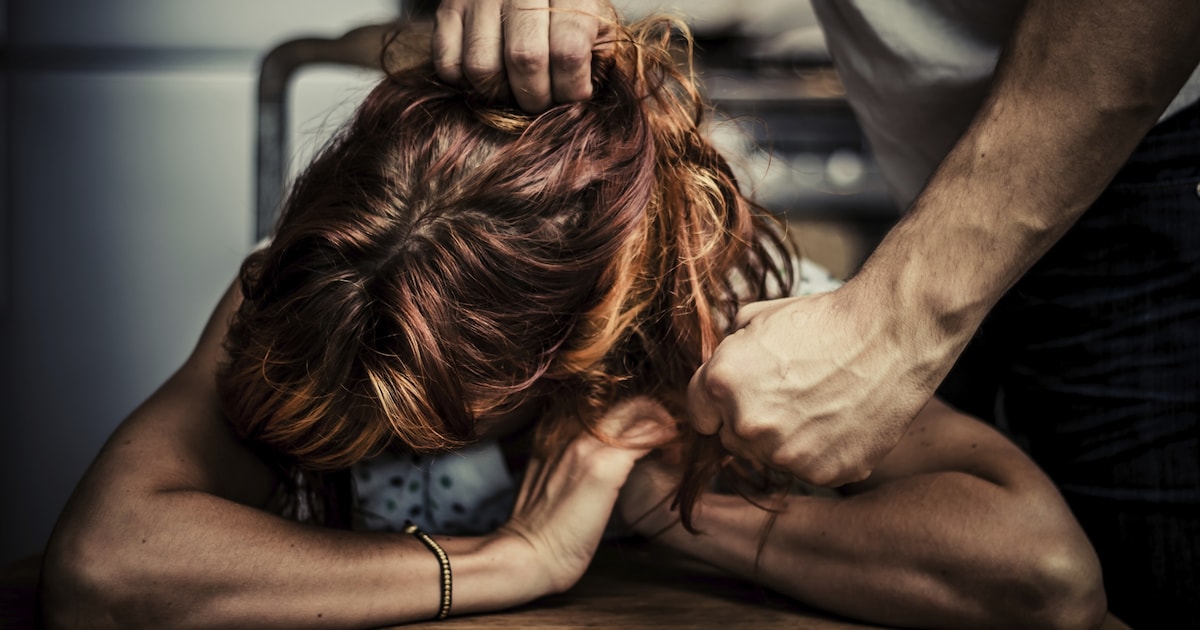 Vrouw mishandeld, herinneringen aan haar jeugd vernield en haar cavia gedood