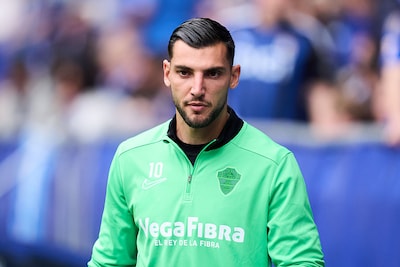 Veroordeeld tot 8,5 jaar cel voor verkrachting, toch op weg naar nieuwe club: waarom mag Rafa Mir blijven voetballen?