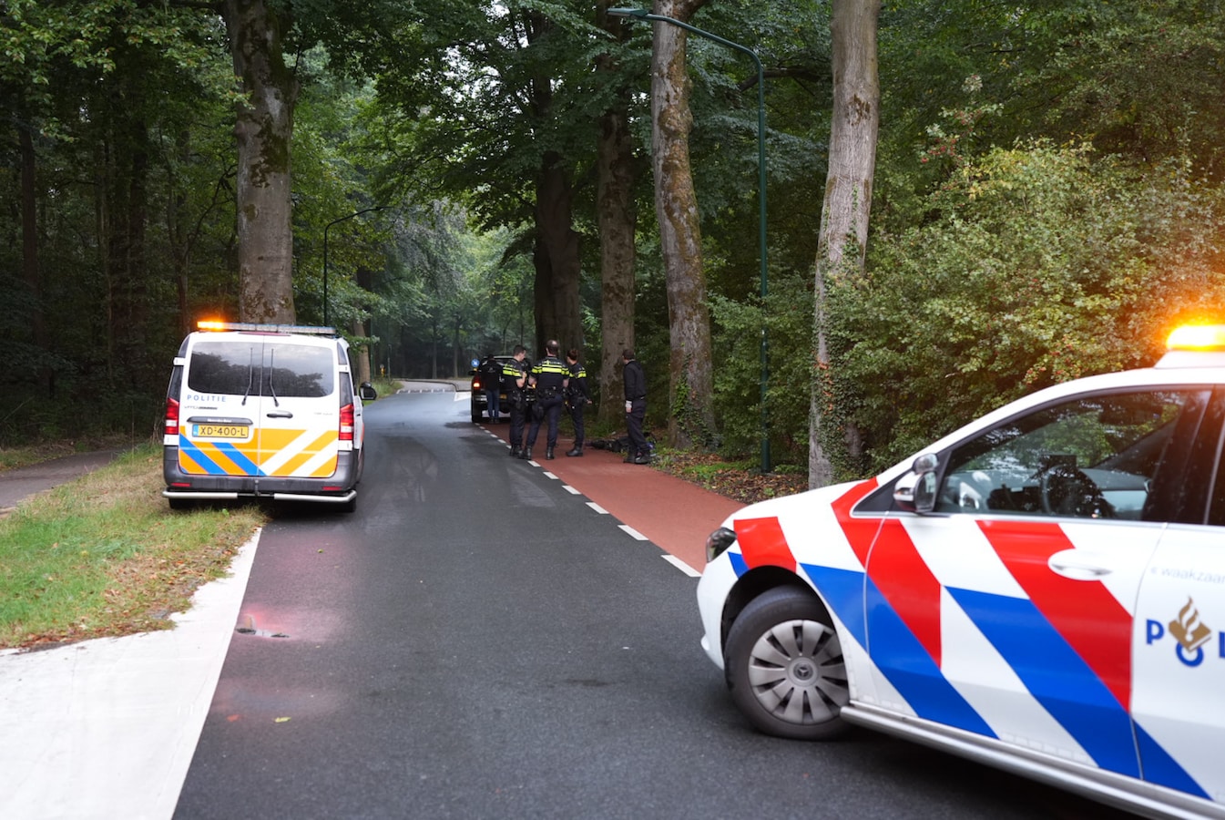 De politie op de plek van het ongeluk.