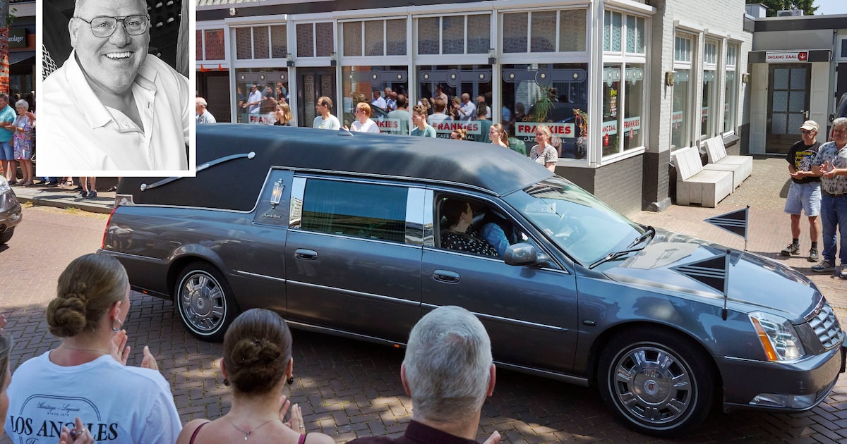 Overleden kastelein Erny de Haas (58) rijdt nog één keer langs zijn café in Geffen