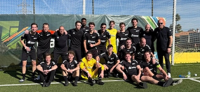 Trainingskamp in Spanje brengt amateurteams dichter bij elkaar: ‘De bedoeling was dat er niet gedron