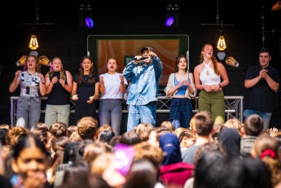 Fais maakte wereldhits met Afrojack, maar is nu terug op oude school: ‘Hier begon het’