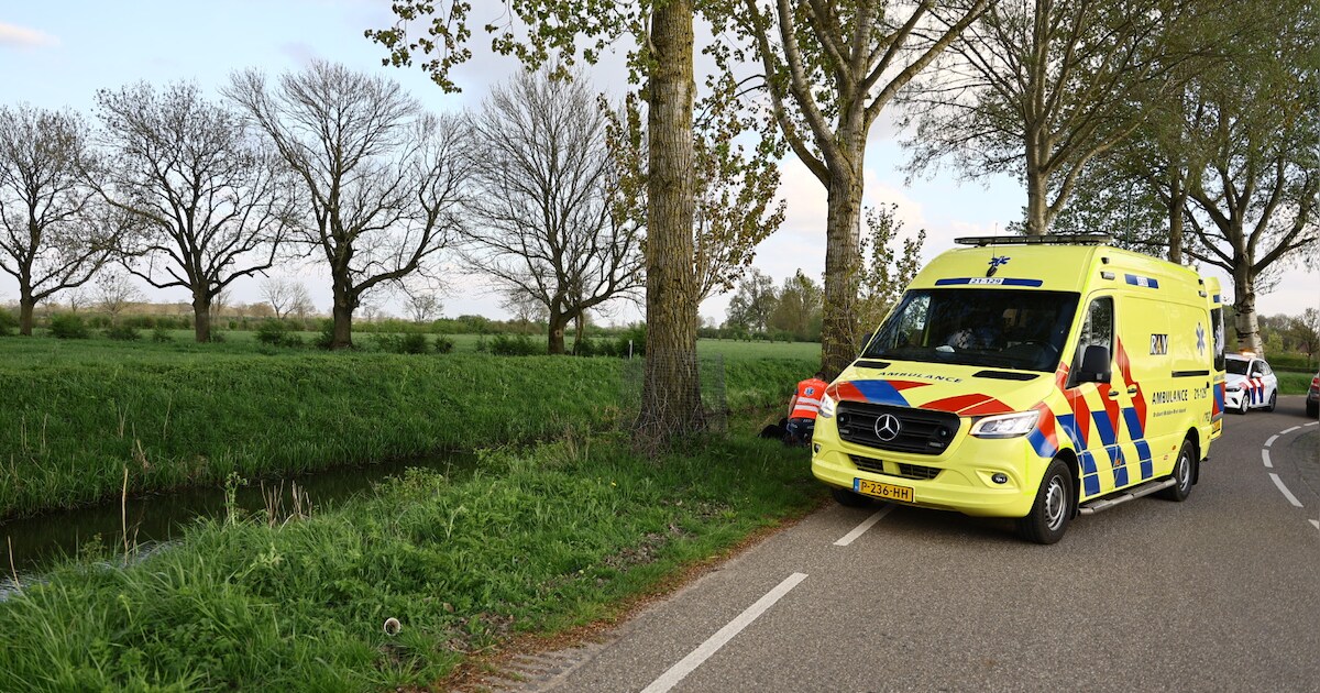 Motorrijder gewond na eenzijdig ongeval op de Maasstraat in Sambeek