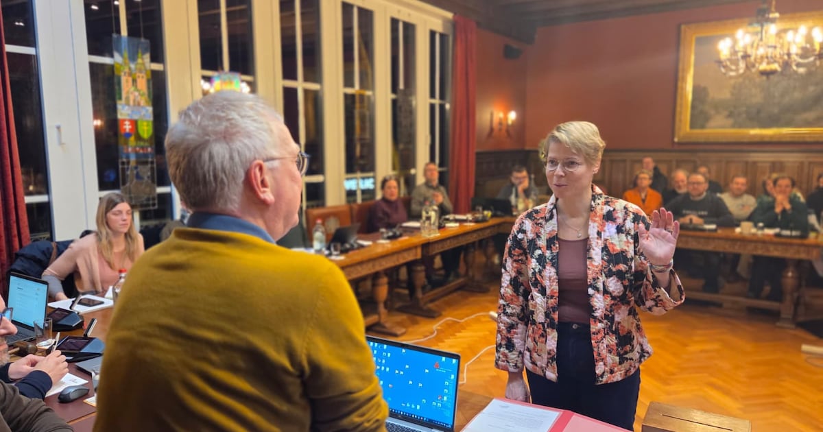 Leen Jespers legt eed af als gemeenteraadslid