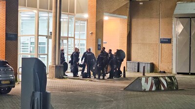 Alarmbellen bij gevangenis in Dordrecht: teams uitgerukt voor illegaal smokkelwaar