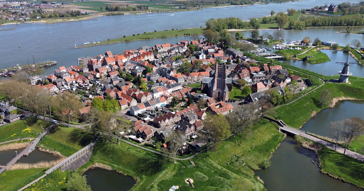 Geveltuinen en museumplannen: Woudrichem krijgt nieuwe initiatieven om vesting te verfraaien
