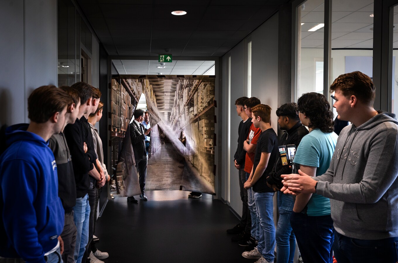 Burgemeester Sjoerd Potters van Helmond opende dinsdag 23 september de nieuwe ruimte van Summa Transport & Logistiek, dat sinds dit schooljaar bij Summa Automotive op de Automotive Campus in het gebouw zit.