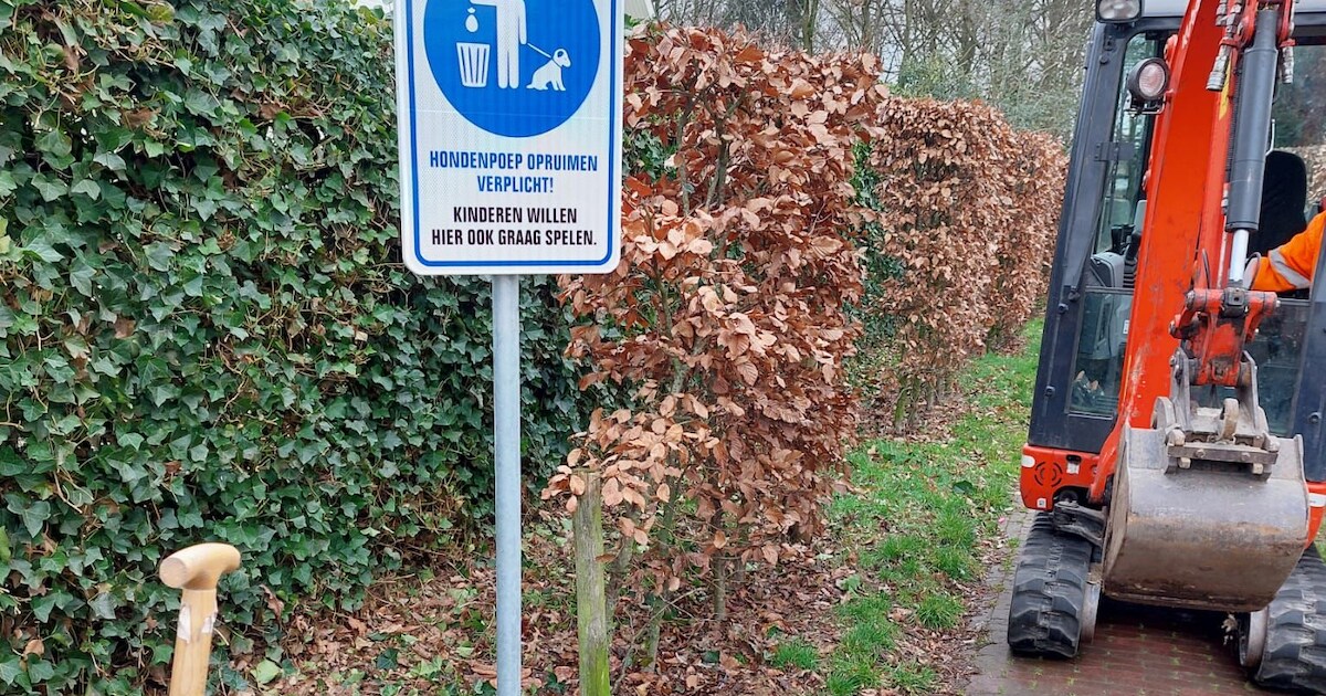 Hondenpoepverbodsborden in park Luyksgestel